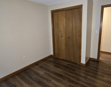 2319 Main Street - Photo Thumbnail 4