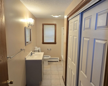 2319 Main Street - Photo Thumbnail 3