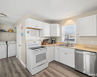 116 College Place - Photo Thumbnail 7