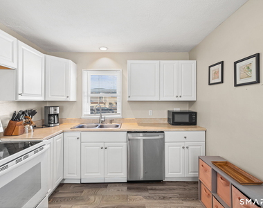 116 College Place - Photo Thumbnail 5