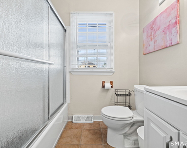 116 College Place - Photo Thumbnail 9