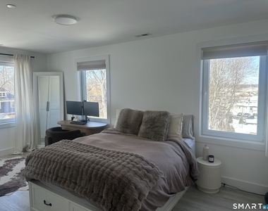 211 Ferry Boulevard - Photo Thumbnail 12
