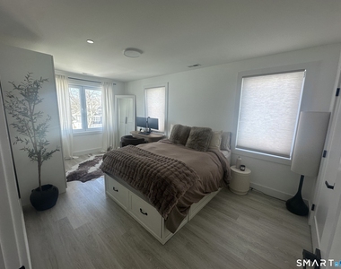 211 Ferry Boulevard - Photo Thumbnail 14