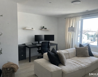 211 Ferry Boulevard - Photo Thumbnail 10