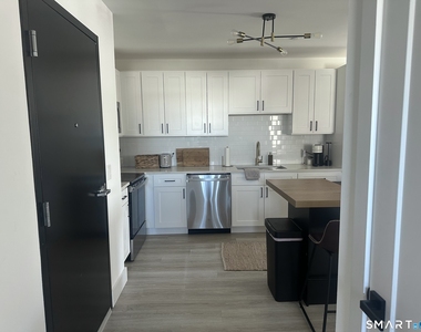 211 Ferry Boulevard - Photo Thumbnail 6