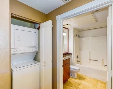 260 E Flamingo Road - Photo Thumbnail 13