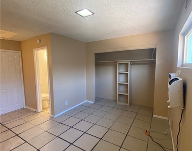 236 W Philadelphia Avenue - Photo Thumbnail 5