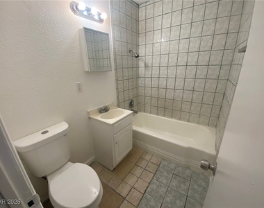 236 W Philadelphia Avenue - Photo Thumbnail 8