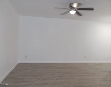 6208 Ilanos Lane - Photo Thumbnail 5
