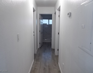 6208 Ilanos Lane - Photo Thumbnail 11