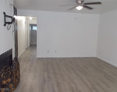 6208 Ilanos Lane - Photo Thumbnail 3