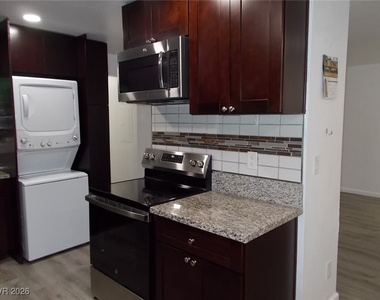 6208 Ilanos Lane - Photo Thumbnail 9