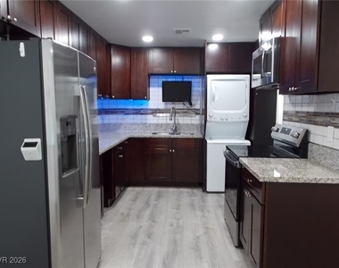 6208 Ilanos Lane - Photo Thumbnail 8