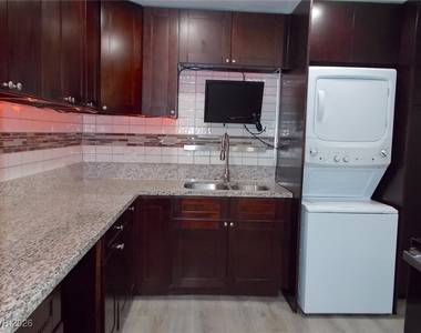 6208 Ilanos Lane - Photo Thumbnail 10
