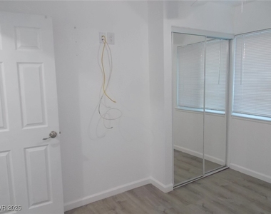 6208 Ilanos Lane - Photo Thumbnail 13