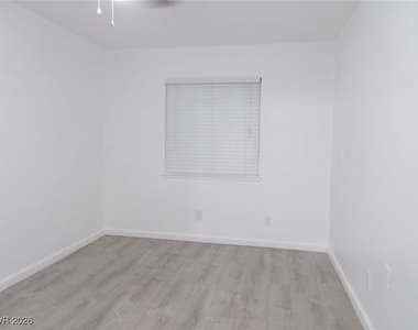 6208 Ilanos Lane - Photo Thumbnail 17