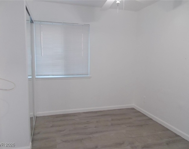 6208 Ilanos Lane - Photo Thumbnail 12