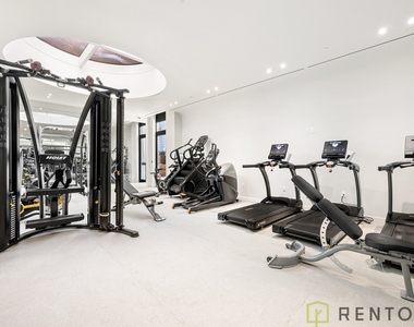 210 Greenpoint Avenue - Photo Thumbnail 12