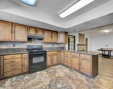 6975 Obannon Drive - Photo Thumbnail 17