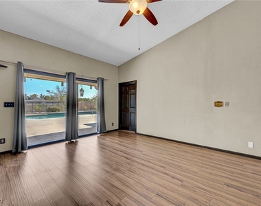 6975 Obannon Drive - Photo Thumbnail 9