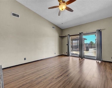 6975 Obannon Drive - Photo Thumbnail 6