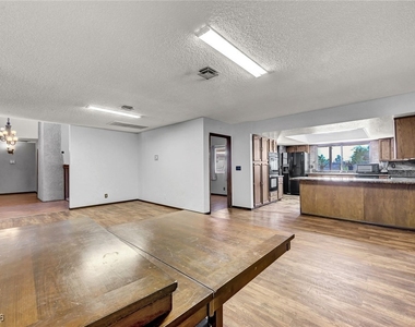 6975 Obannon Drive - Photo Thumbnail 14