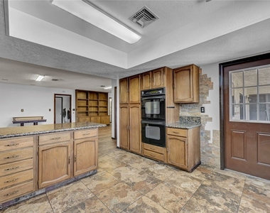6975 Obannon Drive - Photo Thumbnail 19