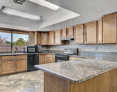 6975 Obannon Drive - Photo Thumbnail 15