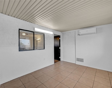 6975 Obannon Drive - Photo Thumbnail 29