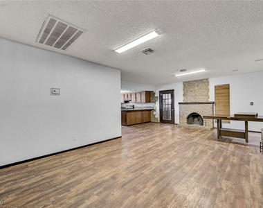 6975 Obannon Drive - Photo Thumbnail 11