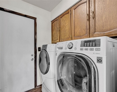 6975 Obannon Drive - Photo Thumbnail 23