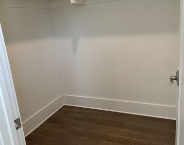 460 Heatherden Avenue - Photo Thumbnail 17