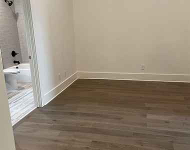 460 Heatherden Avenue - Photo Thumbnail 19