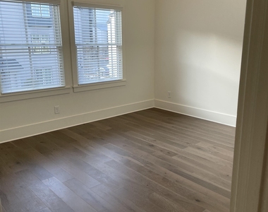 460 Heatherden Avenue - Photo Thumbnail 11