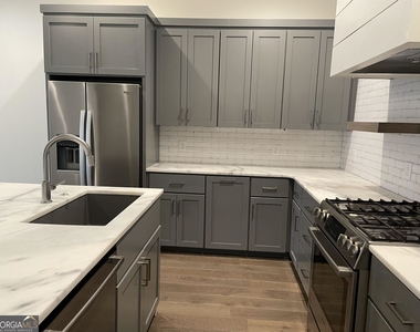 460 Heatherden Avenue - Photo Thumbnail 6