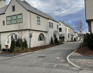 460 Heatherden Avenue - Photo Thumbnail 2
