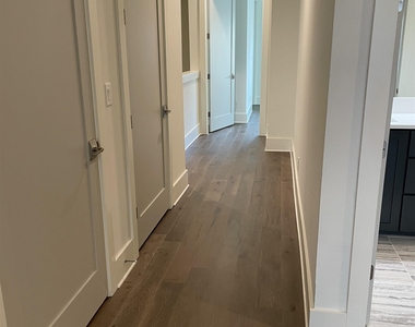 460 Heatherden Avenue - Photo Thumbnail 10
