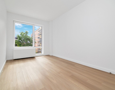 71-82 Parsons Boulevard - Photo Thumbnail 6