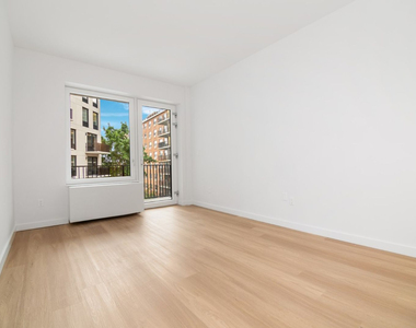 71-82 Parsons Boulevard - Photo Thumbnail 5