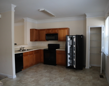 658 Providence Place Sw - Photo Thumbnail 2
