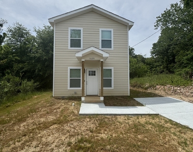 1635 2nd Street - Photo Thumbnail 1