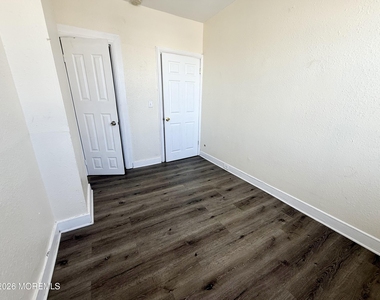 37 2nd Avenue - Photo Thumbnail 3