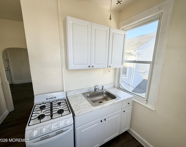 37 2nd Avenue - Photo Thumbnail 6