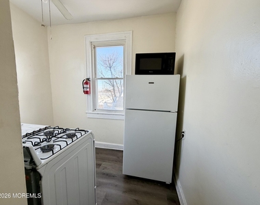 37 2nd Avenue - Photo Thumbnail 5