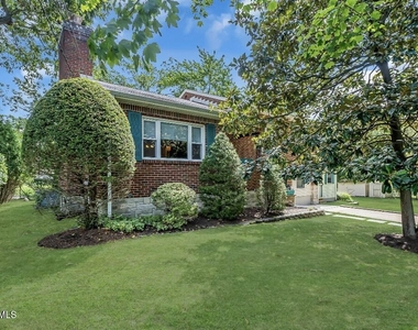 221 Harrison Avenue - Photo Thumbnail 9