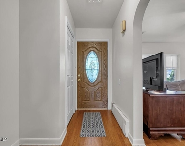221 Harrison Avenue - Photo Thumbnail 11