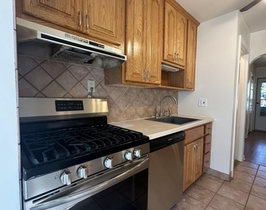 221 Harrison Avenue - Photo Thumbnail 16