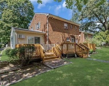 221 Harrison Avenue - Photo Thumbnail 4