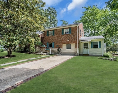 221 Harrison Avenue - Photo Thumbnail 2