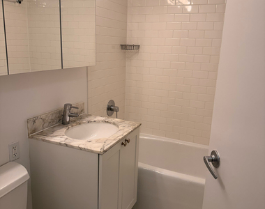 West 37th Street - Photo Thumbnail 3